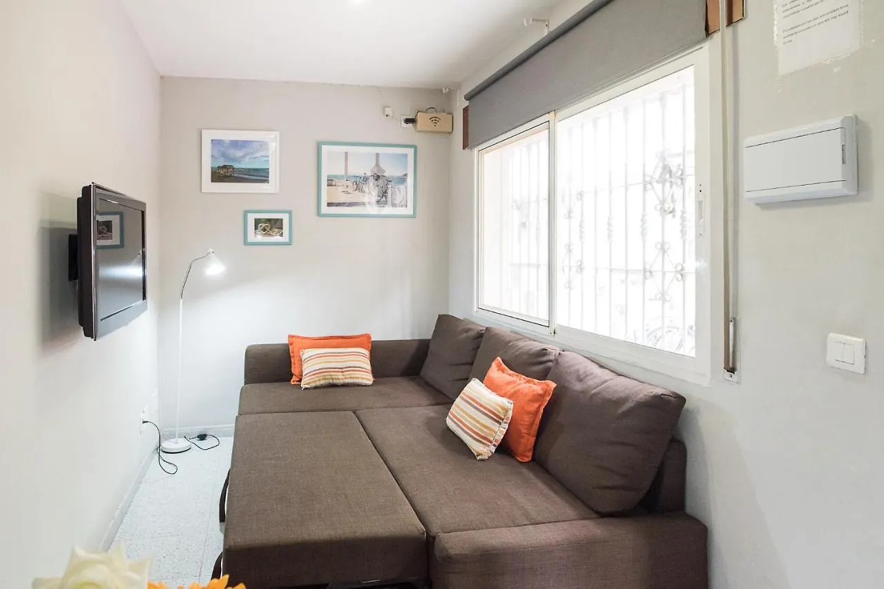 Malagaonbeach 1 - Two Bedrooms - Up To 3 People - 10 Meters Beach