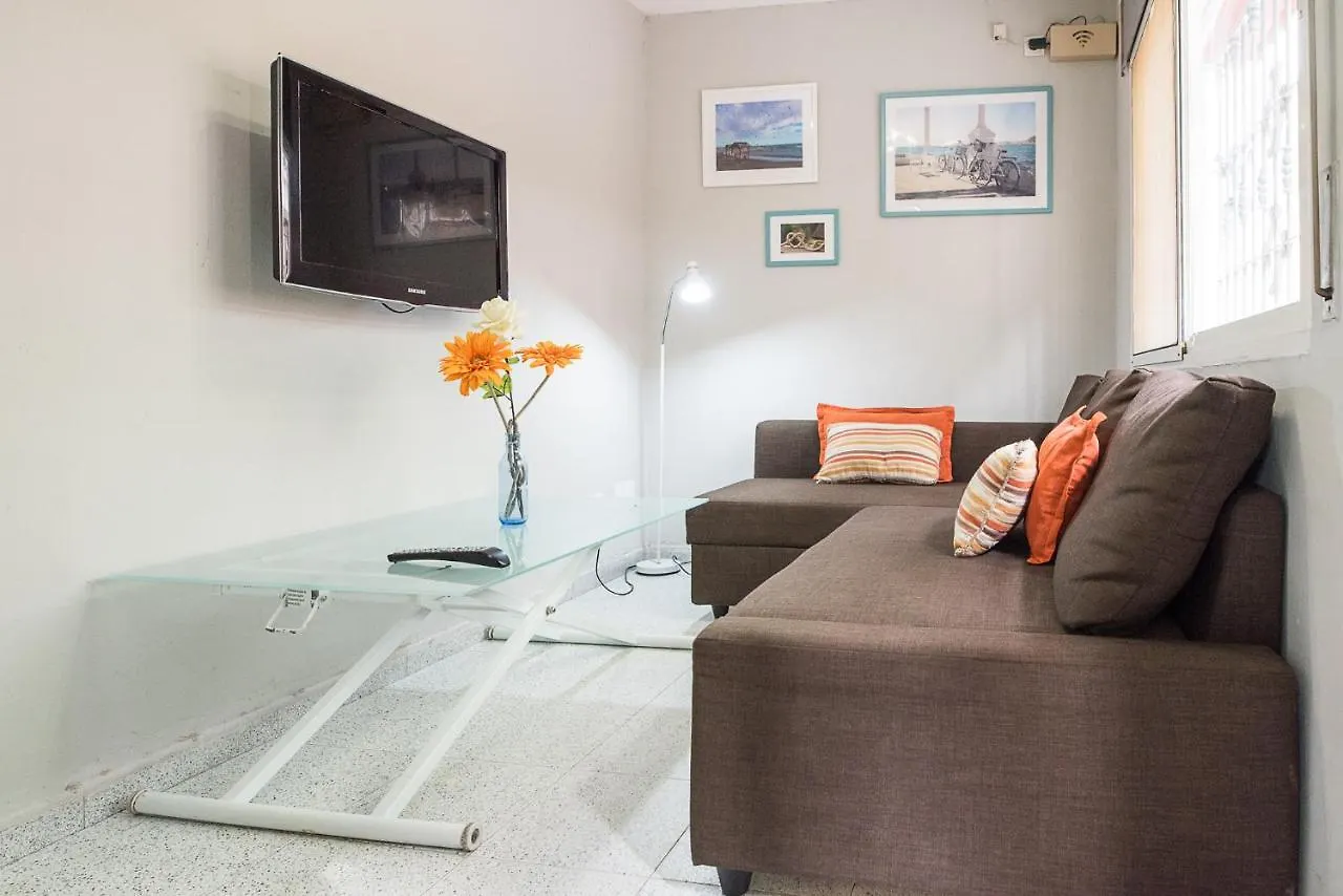 Malagaonbeach 1 - Two Bedrooms - Up To 3 People - 10 Meters Beach 0*, Málaga Spanien