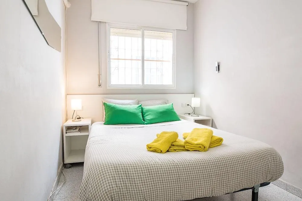 Malagaonbeach 1 - Two Bedrooms - Up To 3 People - 10 Meters Beach Apartment Malaga